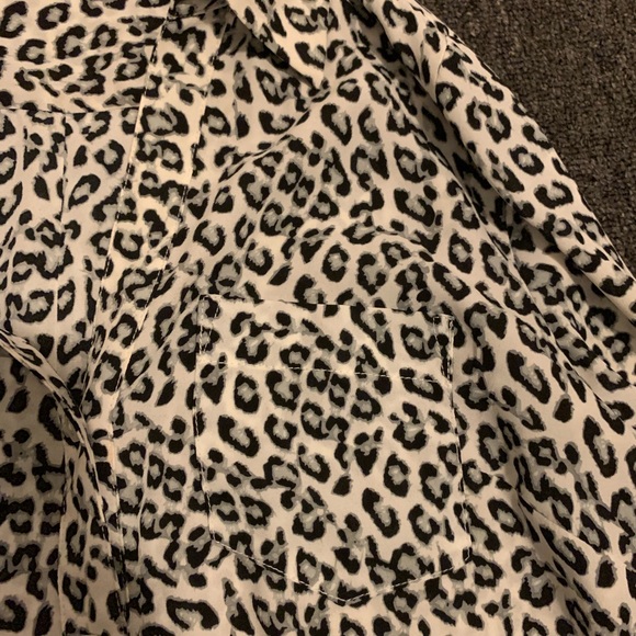 Grey and White Cheetah Button Up - Picture 4 of 8